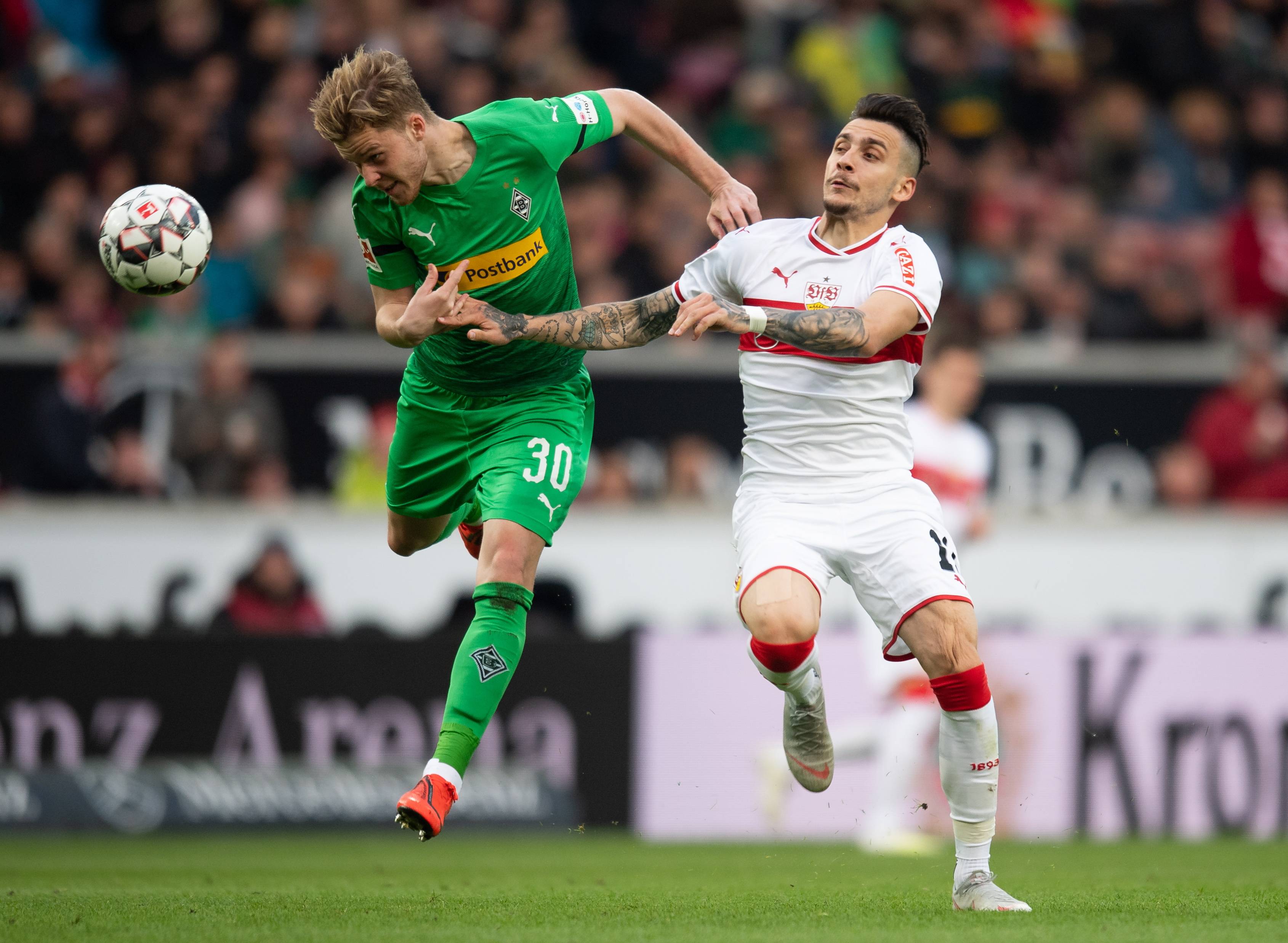 弗赖堡在对手主场击败对手，联赛保持不败，全场震撼