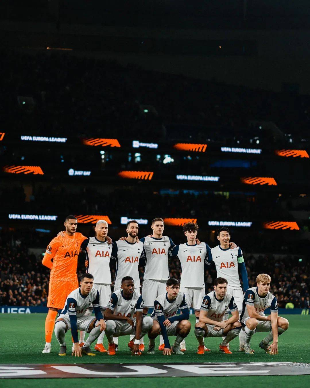 欧联杯赛场惊现逆转战，弱队逆袭晋级，引发热议