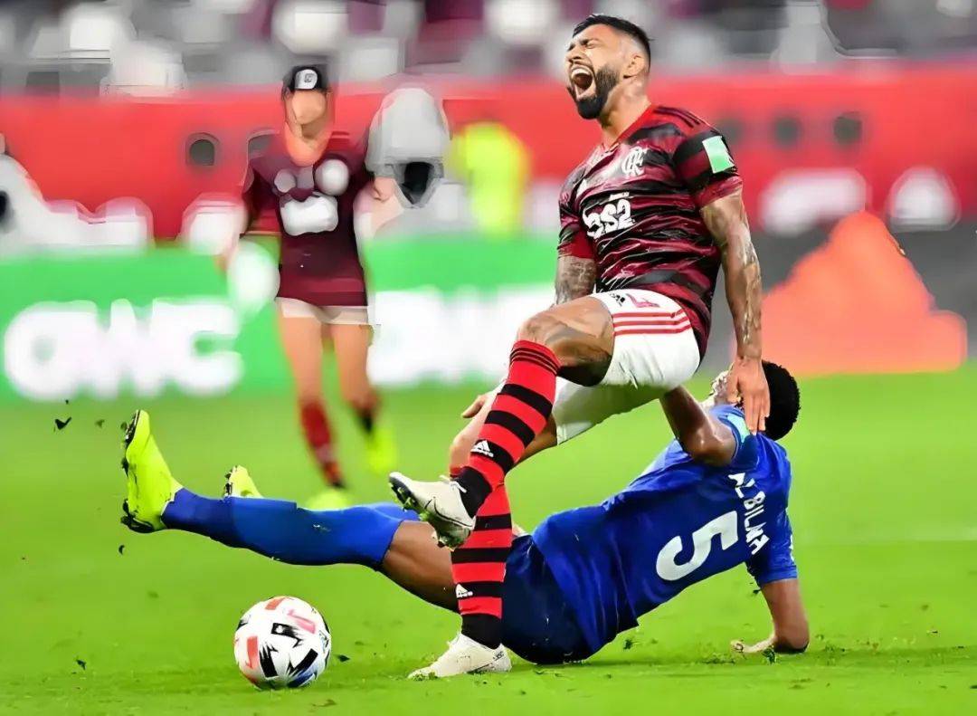 巴黎球王金靴战平拜仁,携手晋级,引发热议 巴黎球王金靴战平拜仁,携手晋级,引发热议