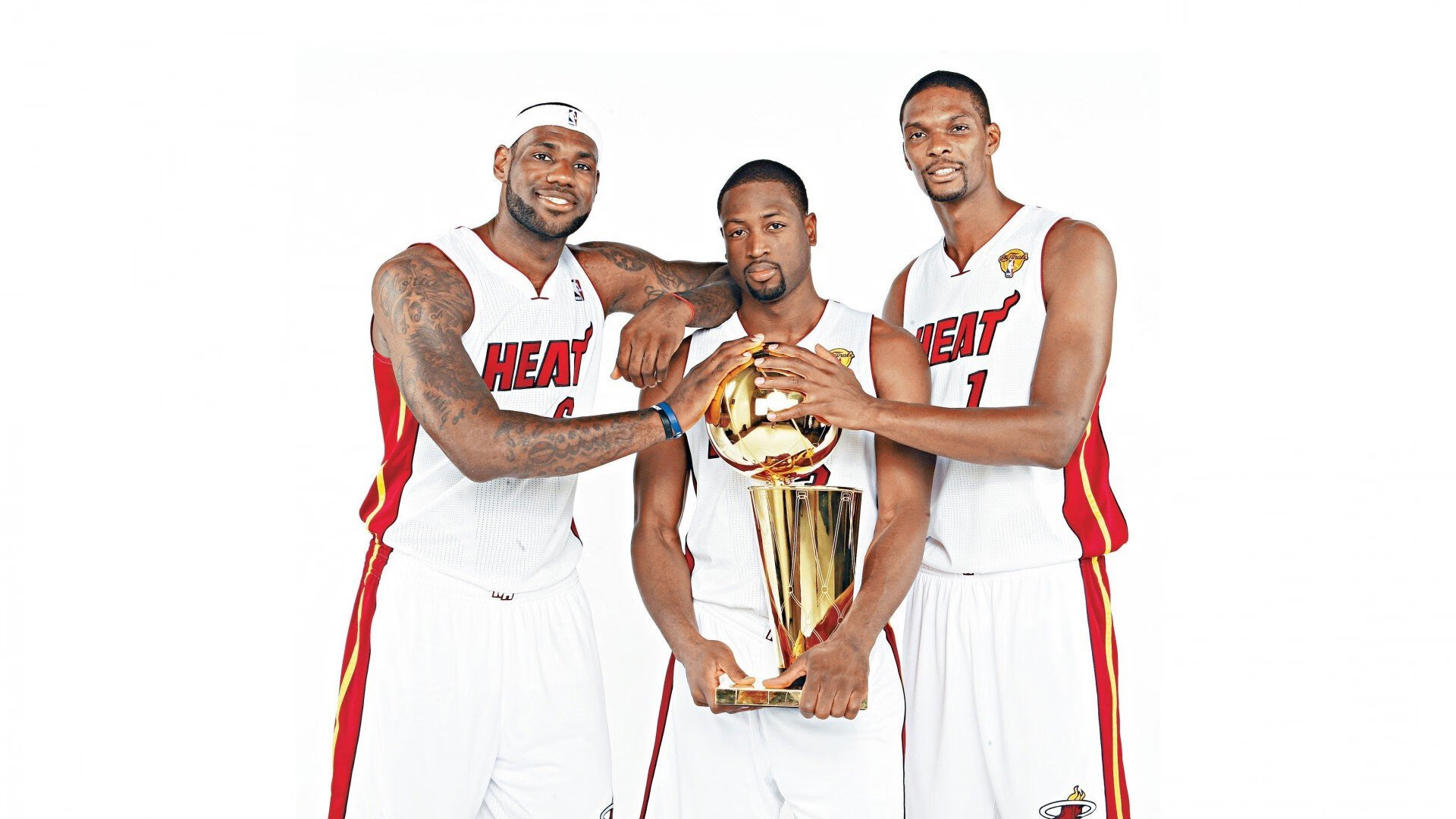 F1赛道上的篮球战术，当维斯塔潘的弯道超车遇上詹姆斯的挡拆风暴